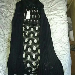 BCBG MAXAZRIA Women's medium sweater